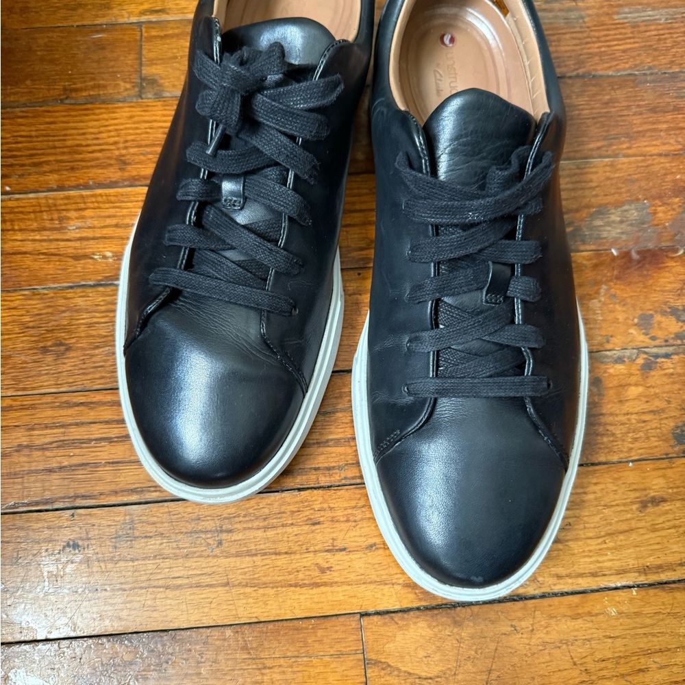 Men’s Sneaker/ Shoes by Clark